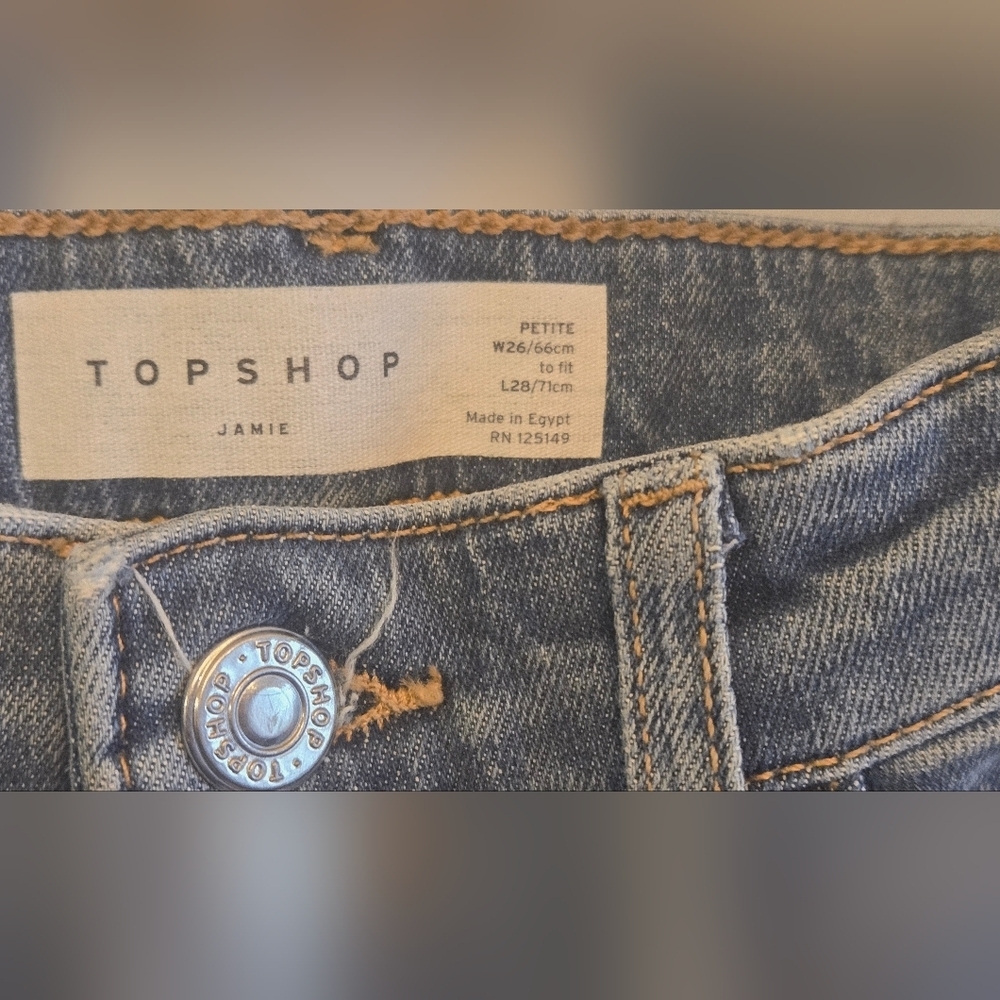ASOS Topshop Jamie Light Blue Distressed Jean Shorts - Picture 4 of 6